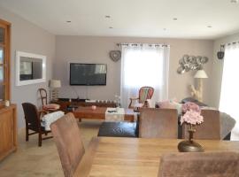 Villa, Hotel in Combas