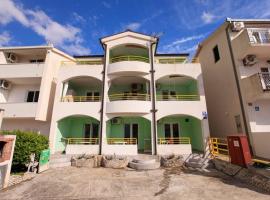 Apartments Natalika, bed & breakfast a Podaca