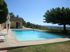 Charming country house with panoramic views, hotell i Séguret