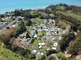 Orere Point Top 10 Holiday Park, sumarhúsabyggð í Auckland