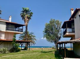 Villa Fourka 2 on the beach, beach hotel in Fourka