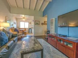 Heart of the Village Cozy, private condo right in the village - just steps from the beach