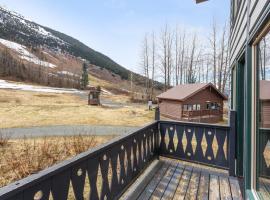 East Condo #222, kæledyrsvenligt hotel i Girdwood