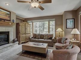 2Br- Arrowhead Village- Great Location And Gorgeous Condo Condo, hotel in Beaver Creek