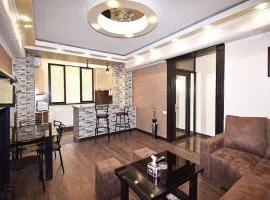 Luxury Apartment in Republic Square