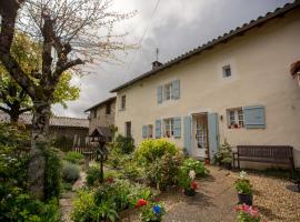 La Maison Des Fleurs โรงแรมในMontembœuf