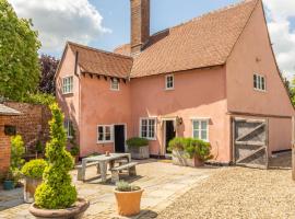 Magical 17th century cottage with original beams & floors - The Old Post Office, hotel en Higham