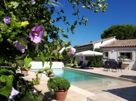 Le Clos de l'Olivade, Bed & Breakfast in Saint-Just