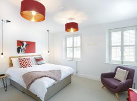 Hues - Castle Cary, guest house in Castle Cary