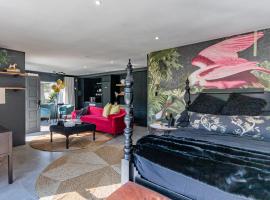 The Hideaway, hotel cerca de Ebotse Golf and Country Estate, Benoni