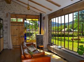 Mas Mialou, hotel in Saint-Jean-du-Gard
