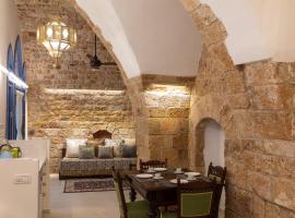 Alma, hotel near Ethnographic Museum "Treasures in the Walls", ‘Akko