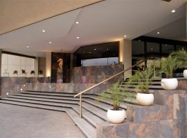Best Western PLUS Plaza Florida & Tower, hótel í Irapuato