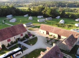 Camping Parc de la Brenne, husdjursvänligt hotell i Lignac