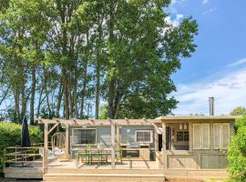 LODGES 7Huizen aan Zee, hotel u gradu 'Scharendijke'