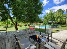 Kyriad Libourne Saint Emilion, hotel di Arveyres