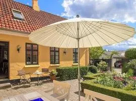 Cosy little guesthouse near beach & public transport