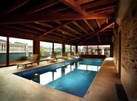 Complejo Aldeola, hotel v destinaci Malpica