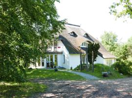 Alte Weberei Ahrenshoop - Ort der Erholung, guest house in Ahrenshoop