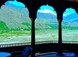 Chitral Guest House, hotel with parking in Chitral