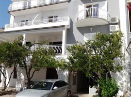 Apartmani Jolanda, hotel di Podgora