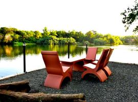 Pelican Lake safari resort، فندق في اوداوالاوي