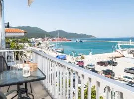 Promenade Sea View Apartment