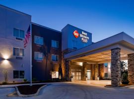 Best Western Plus Parkside Inn & Suites โรงแรมที่มีที่จอดรถในOlney
