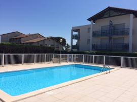 Appart Les Goélands piscine et jardin, hotel in Andernos-les-Bains