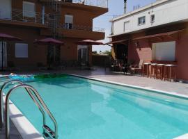 Souvlakis Pool Suites (S.P.S), hotel ve městě Chania