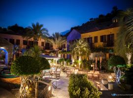 Iapetos Village, hotel v mestu Symi