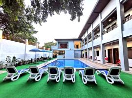 Charms Hotel, hotel in Coron