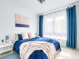 M&R Apartament Airport&Business DeLuxe Cybernetyki 17 - underground garage - free WiFi - Netflix - air conditioning - self check-in, close by Chopin Airport