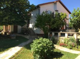 Two-Bedroom Countryside Apartment, hotell i Marčana