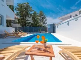 Villa Mel Mari luxury apartments with pool