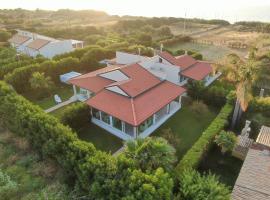 Villa Letizia, beach hotel in Campofelice di Roccella