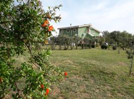 B & B Country House, hotel in Capoterra