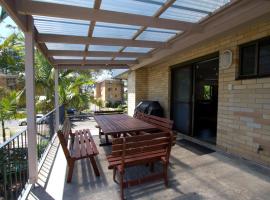 Sandcastle 7 with WiFi, holiday home in Tuncurry