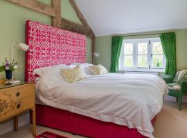 The Hayloft, Wall End Farm, hotel with parking in Leominster