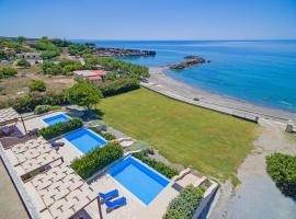 Mary Beach, villa i Rodakino