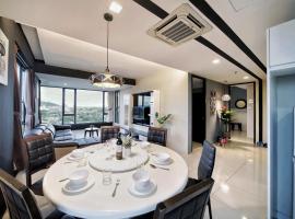 Cozy Living Sky Apartment, παραλιακή κατοικία σε Kota Kinabalu