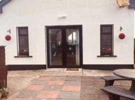 Teach Beag Cois Tra, apartment in Milltown Malbay