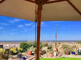 HomeStay In The Bay With Sea Views, hotel din Heysham