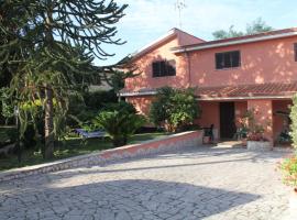 Il sottosopra, bed and breakfast en Labico