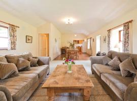 The Bunker Cottage, Baltray, hotel with parking in Drogheda