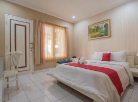 RedDoorz near Setrasari Mall 2, hotel near Husein Sastranegara Airport - BDO, Bandung