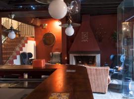 Casa Rural con encanto "Los Postigos", hotel i Baños de Montemayor