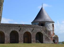 Auberge de jeunesse-La Hulotte, farfuglaheimili í Montreuil-sur-Mer