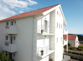 Hvar De Luxe Apartments: Hvar şehrinde bir otel