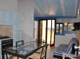 Attico Romantico vista mare alla Maddalena, hotel in La Maddalena